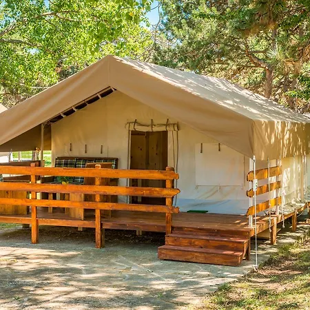 Sunflower פארק נופש 2*