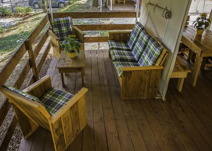 פארק נופש Sunflower 2*