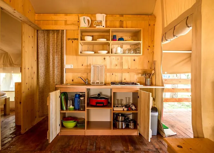 פארק נופש Sunflower 2*